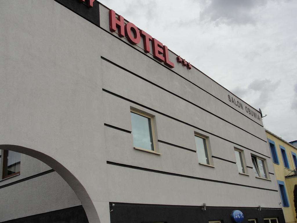 Hotel Sunny Познань Екстер'єр фото